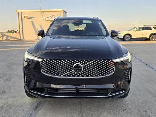2025 Volvo XC90 Plug-In Hybrid T8 Core 7-Seater