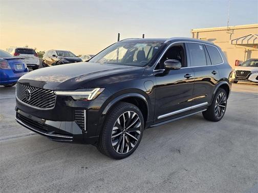 2025 Volvo XC90 Plug-In Hybrid T8 Core 7-Seater