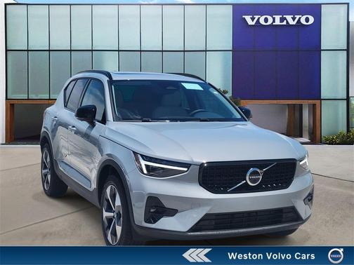 2026 Volvo XC40