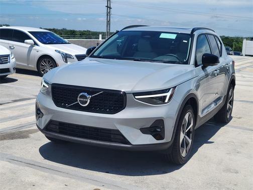 2026 Volvo XC40