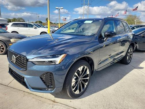 2026 Volvo XC60 B5 Plus