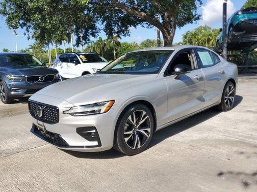Silver 2024 Volvo S60 B5 Core Dark Theme
