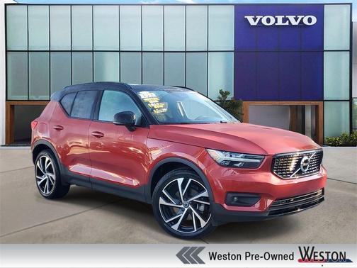 2022 Volvo XC40 T4 R-Design