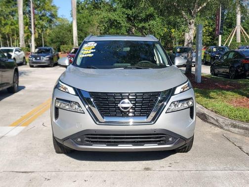 Brilliant Silver Metallic 2022 Nissan Rogue SL