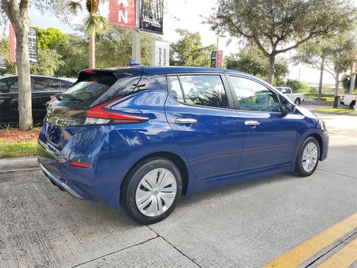 2024 Nissan Leaf S