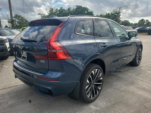 2026 Volvo XC60 B5 Ultra