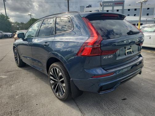 2026 Volvo XC60 B5 Ultra
