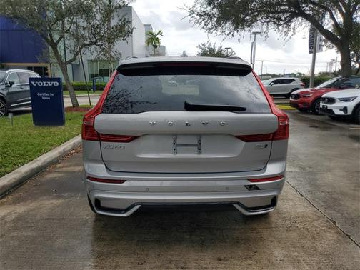 2025 Volvo XC60 B5 Plus