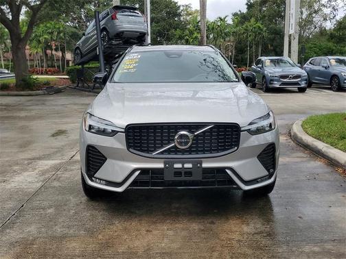 2025 Volvo XC60 B5 Plus