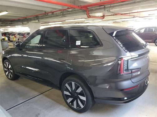 2025 Volvo EX90 Twin Motor Performance Plus 6-Seater