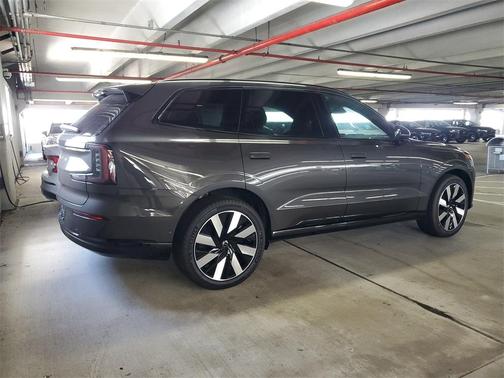 2025 Volvo EX90 Twin Motor Performance Plus 6-Seater