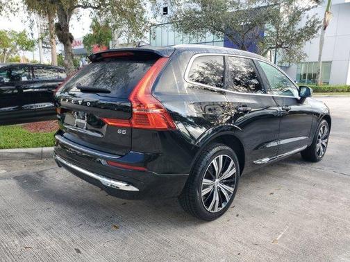 2023 Volvo XC60 B5 Plus Bright Theme
