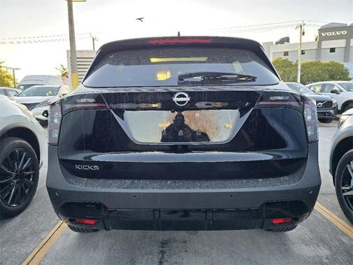 2025 Nissan Kicks SV