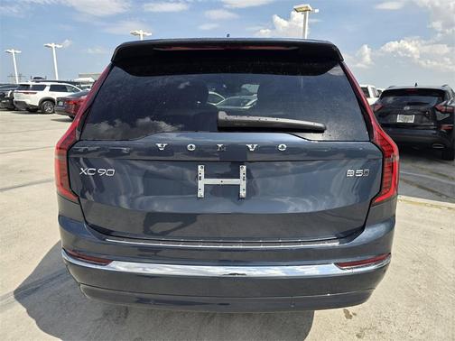 2025 Volvo XC90 B5 Ultra 6-Seater