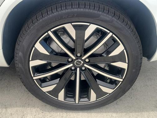 2026 Volvo XC90 B5 Plus 7-Seater