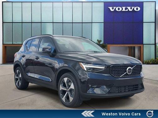 2026 Volvo XC40 B5 Plus