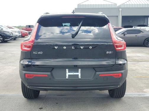 2026 Volvo XC40 B5 Plus