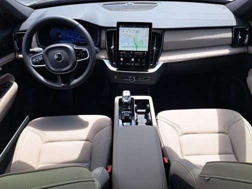 Onyx Black Metallic 2026 Volvo XC90 B6 Plus 7-Seater