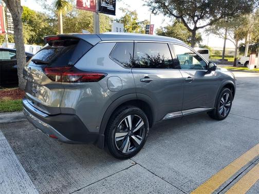 2022 Nissan Rogue SL