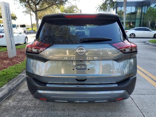 2022 Nissan Rogue SL