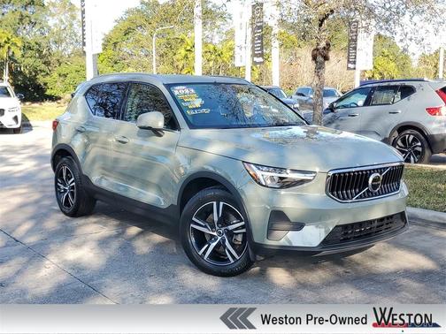 2024 Volvo XC40 B5 Core