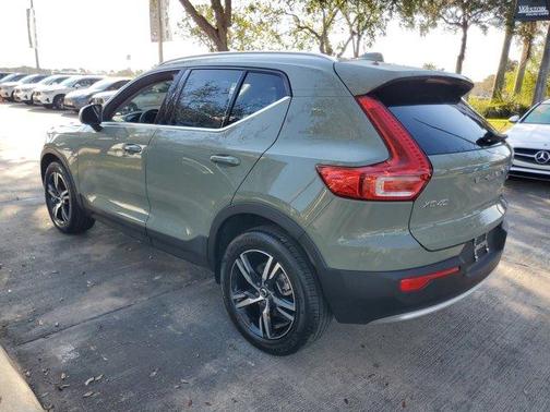 2024 Volvo XC40 B5 Core