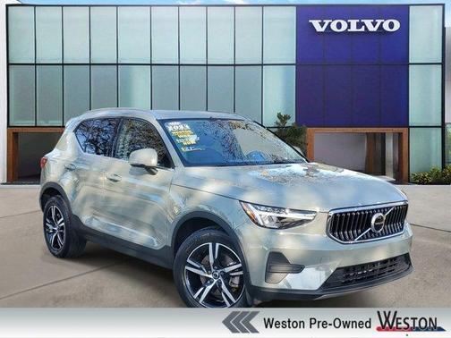 2024 Volvo XC40 B5 Core