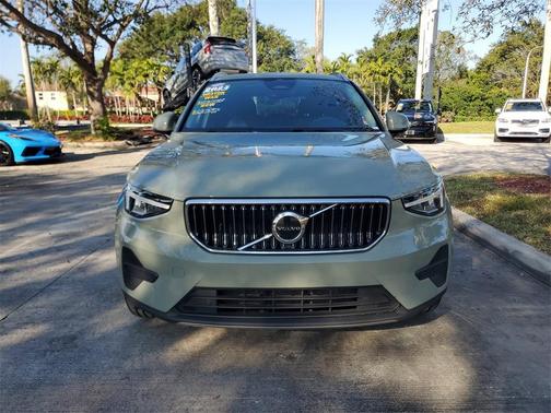 2024 Volvo XC40 B5 Core