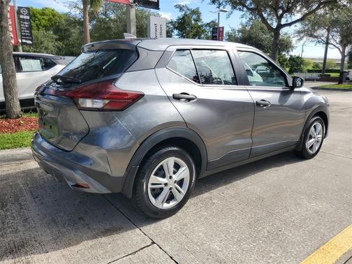 2022 Nissan Kicks S