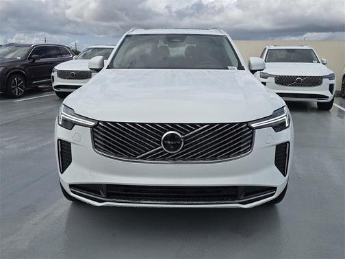 2025 Volvo XC90 B6 Plus 7-Seater