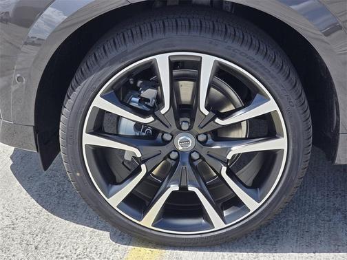 2025 Volvo XC60 Plug-In Hybrid T8 Ultra