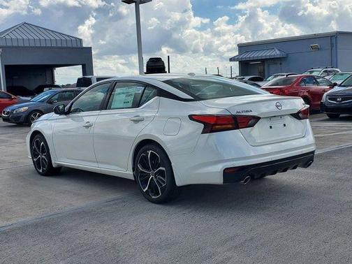 2025 Nissan Altima SR