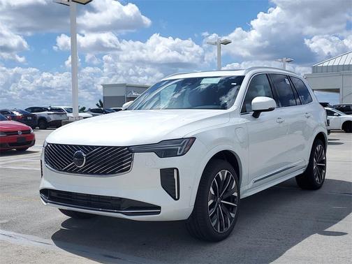 2026 Volvo XC90 Plug-In Hybrid T8 Plus 7-Seater