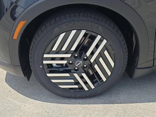 Black (P) 2026 Nissan Leaf SV+