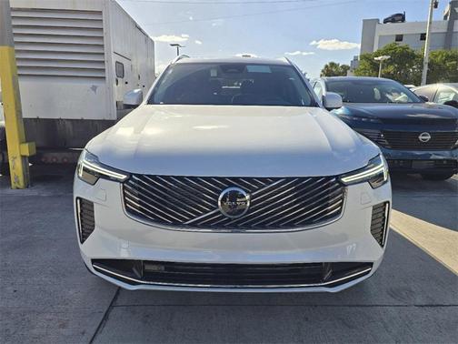 2025 Volvo XC90 Plug-In Hybrid T8 Ultra 7-Seater