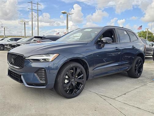 2026 Volvo XC60 T8 EDITION