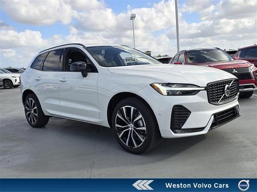 2025 Volvo XC60 B5 Plus