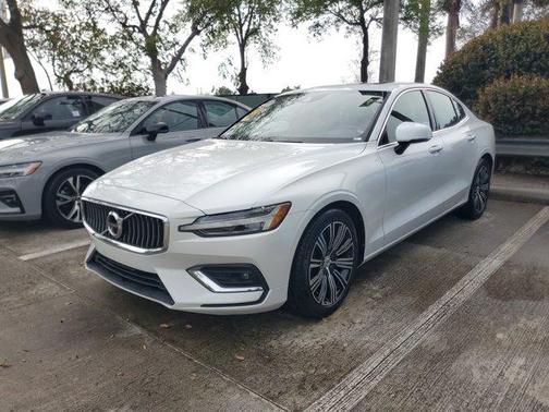2022 Volvo S60 B5 Inscription
