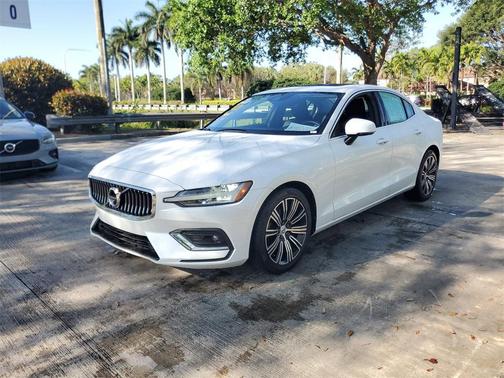 2022 Volvo S60 B5 Inscription