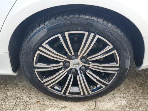2022 Volvo S60 B5 Inscription