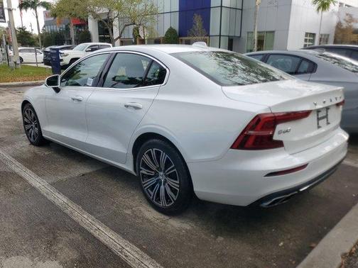 2022 Volvo S60 B5 Inscription