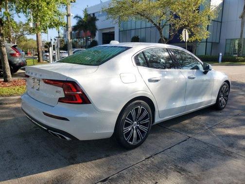 2022 Volvo S60 B5 Inscription