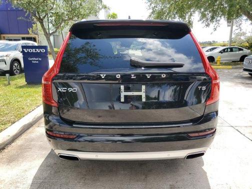 2021 Volvo XC90 T5 Momentum 7 Passenger