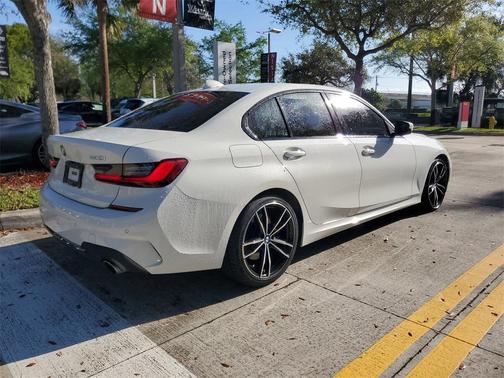 2019 BMW 330 i