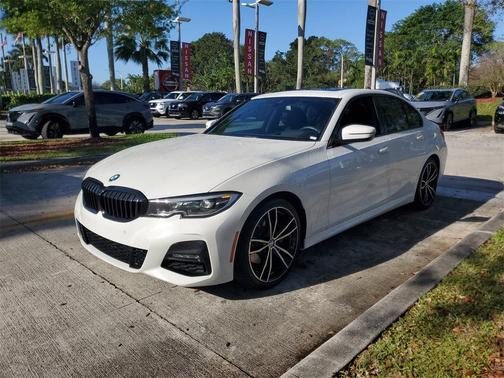 2019 BMW 330 i