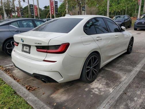 2019 BMW 330 i