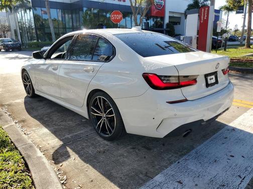2019 BMW 330 i