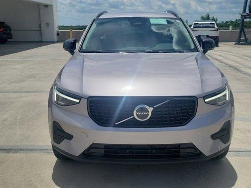 2026 Volvo XC40