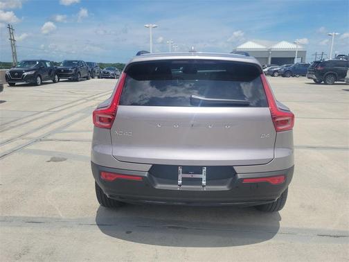 2026 Volvo XC40