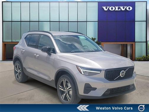 2026 Volvo XC40
